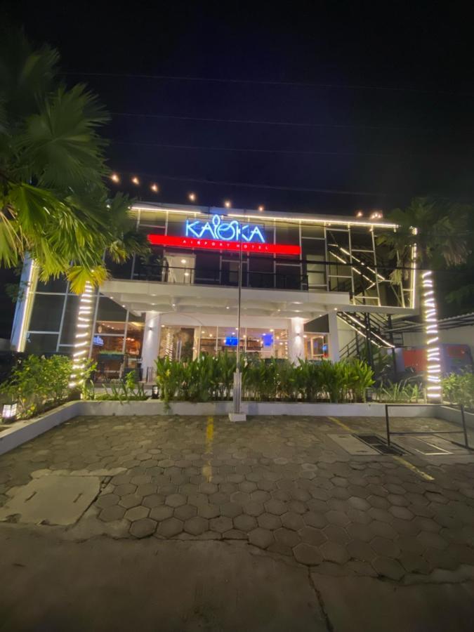 Kaloka Airport Hotel Sumbawa Besar Exterior foto