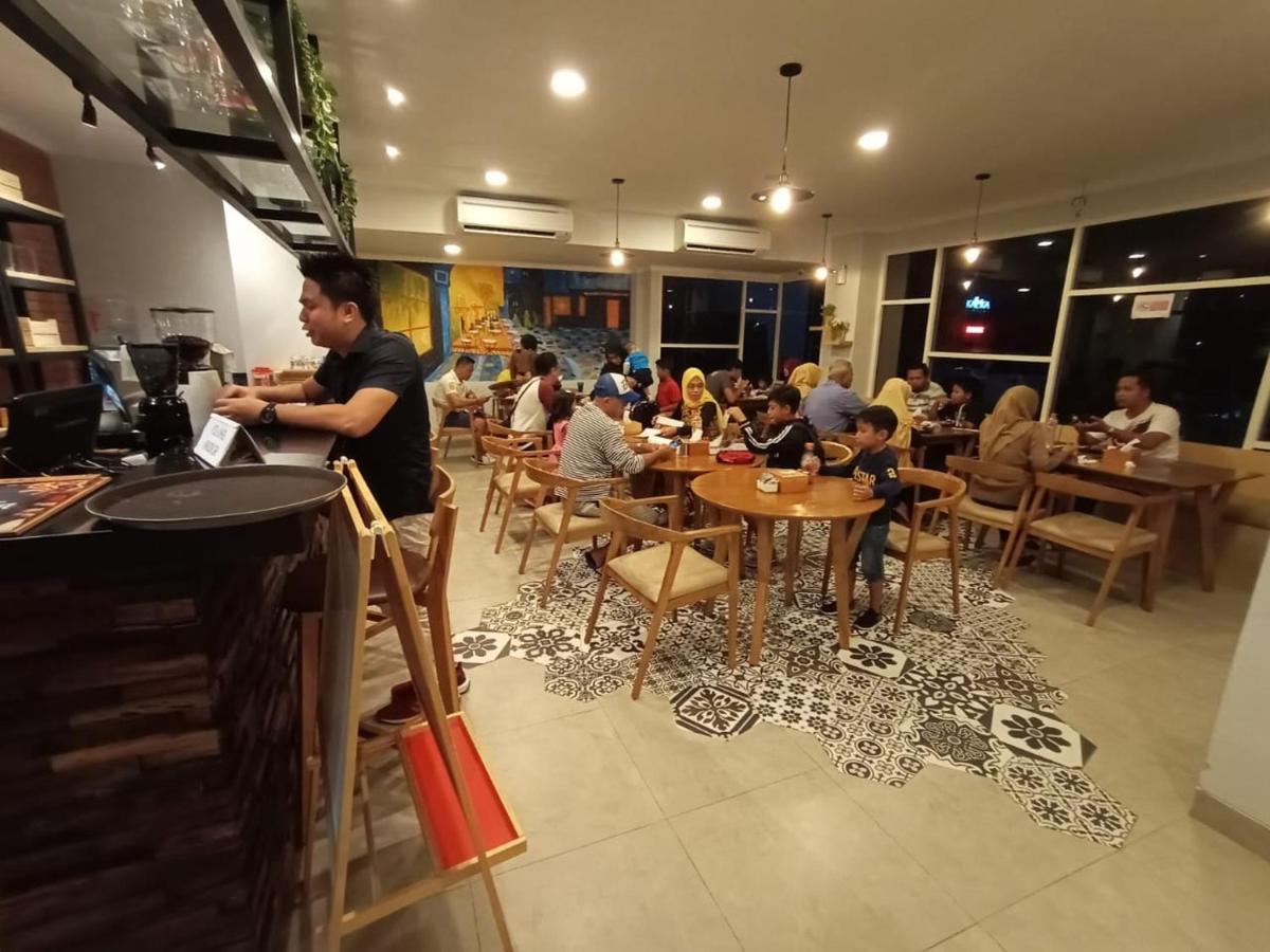 Kaloka Airport Hotel Sumbawa Besar Exterior foto